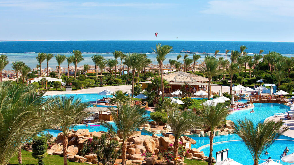 Amwaj Oyoun Resort