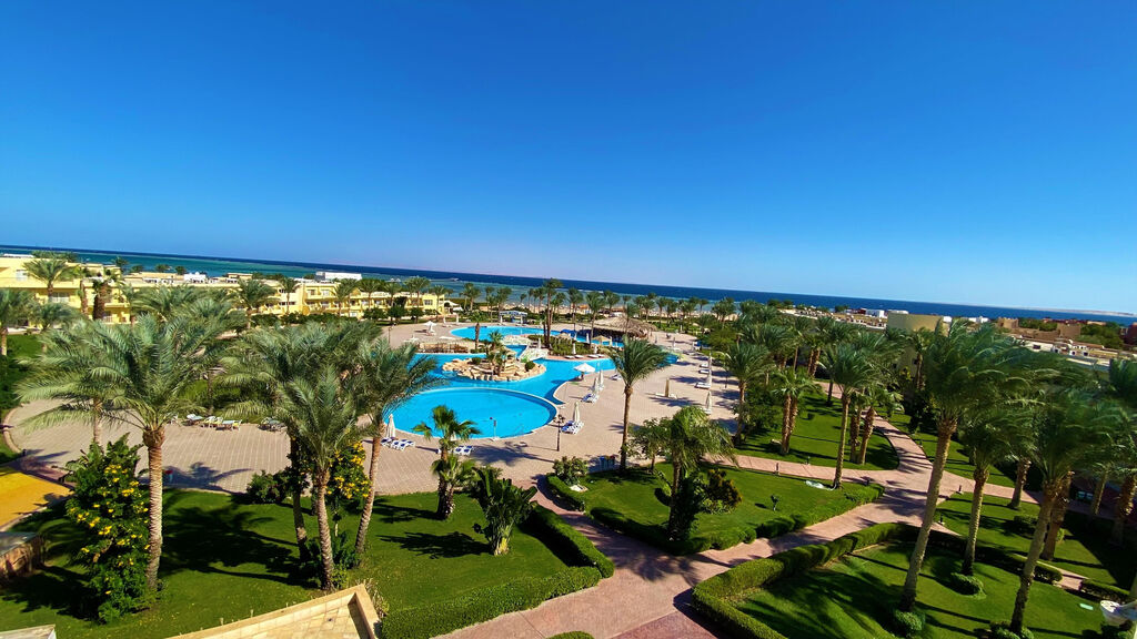 Amwaj Oyoun Resort