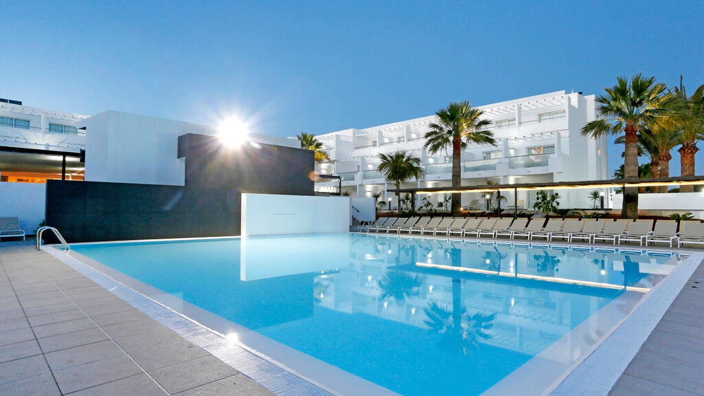 Aequora Lanzarote Suites