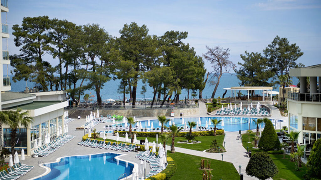 Akra Kemer