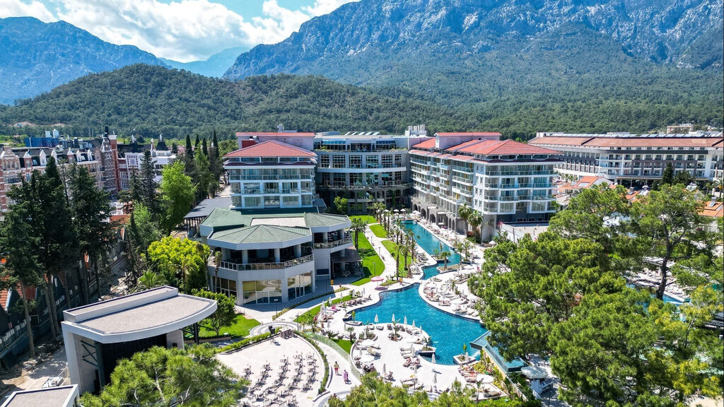 Akra Kemer