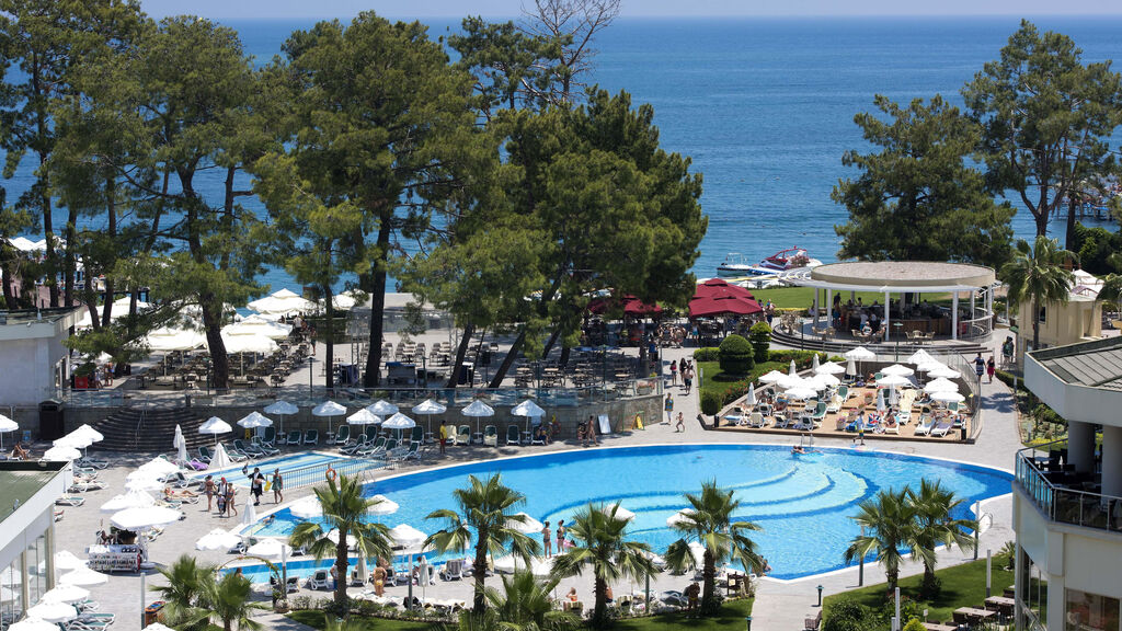 Akra Kemer