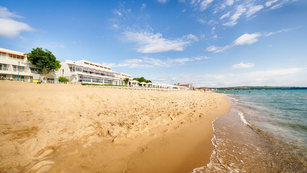 AluaSun Helios Beach