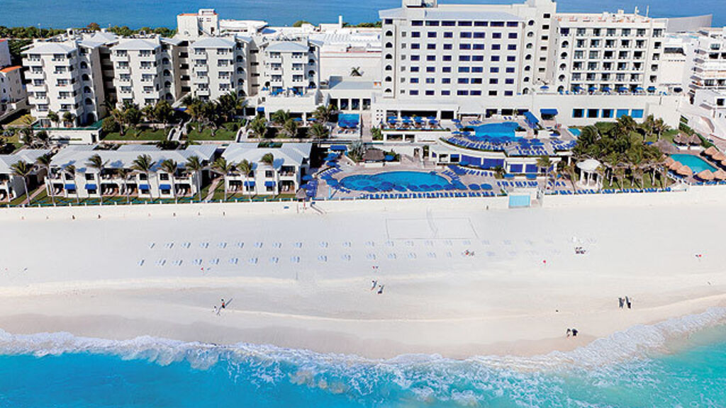 Barcelo Tucancún Beach