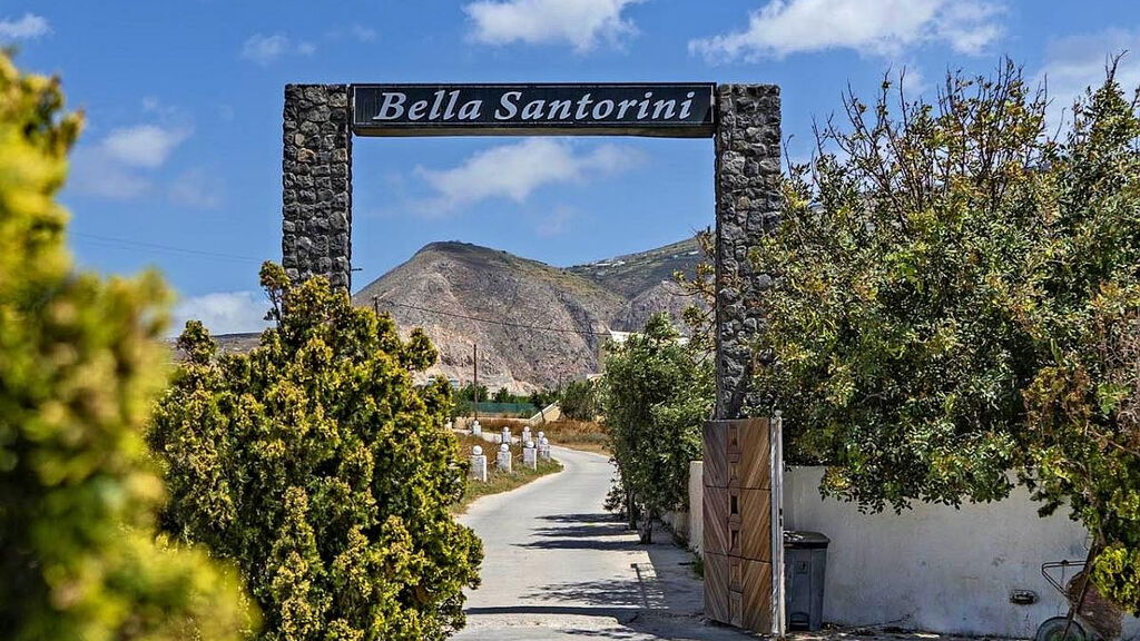 Bella Santorini