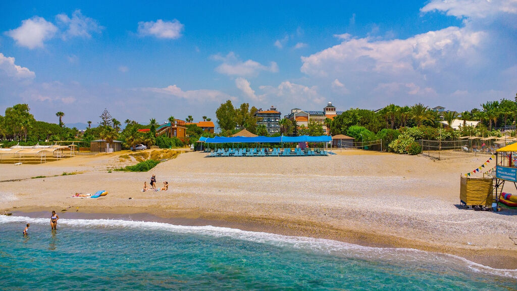 Clover Magic Garden Beach