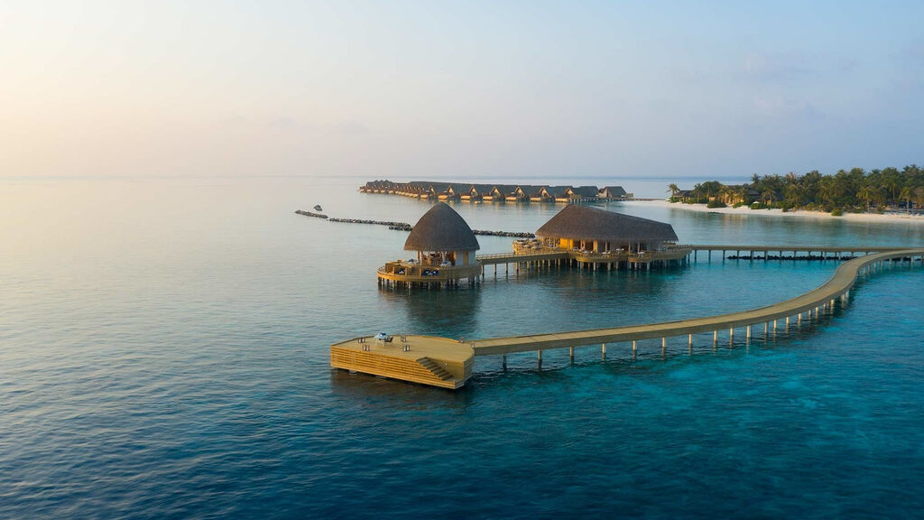 Emerald Faarufushi Resort And Spa