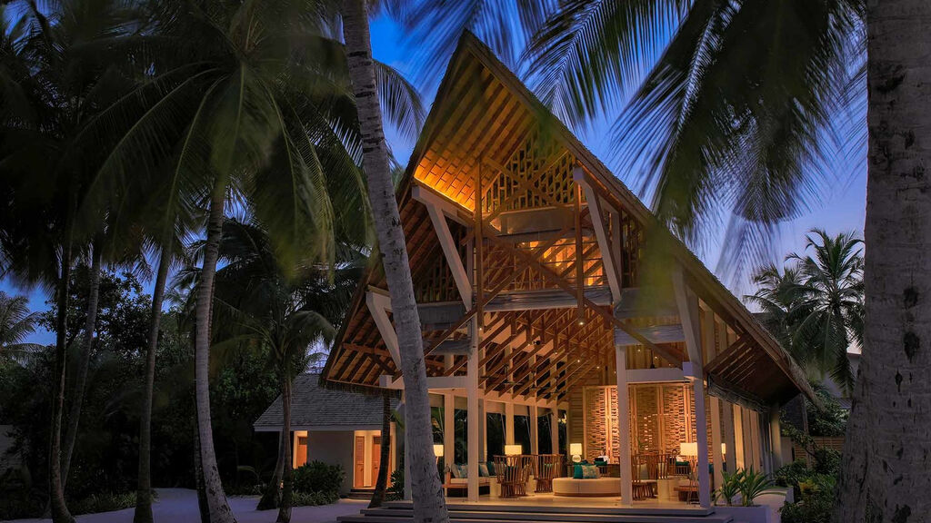 Emerald Faarufushi Resort And Spa