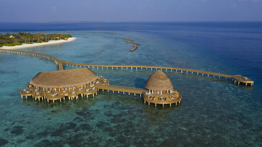 Emerald Faarufushi Resort & Spa