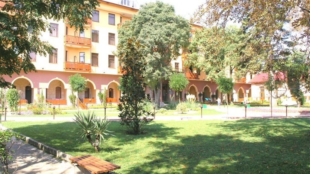 Estreya Palace