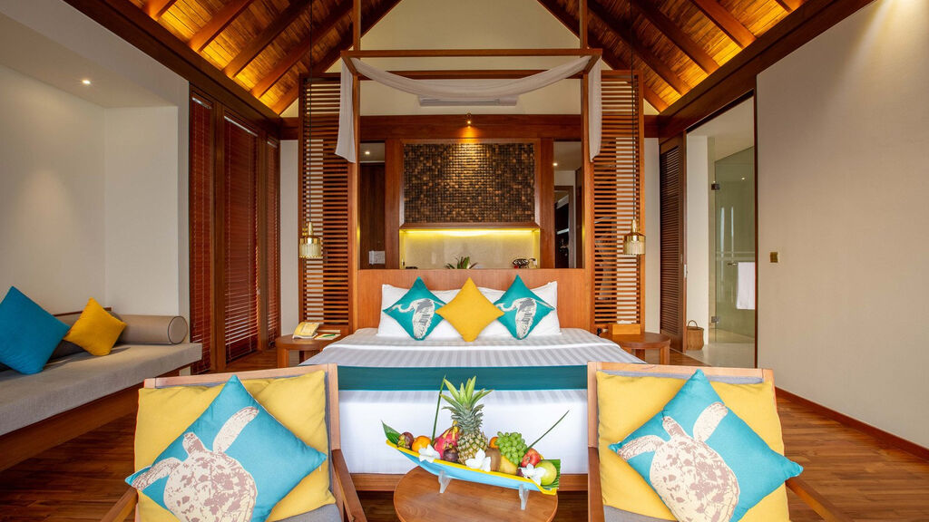 Furaveri Island Resort & Spa