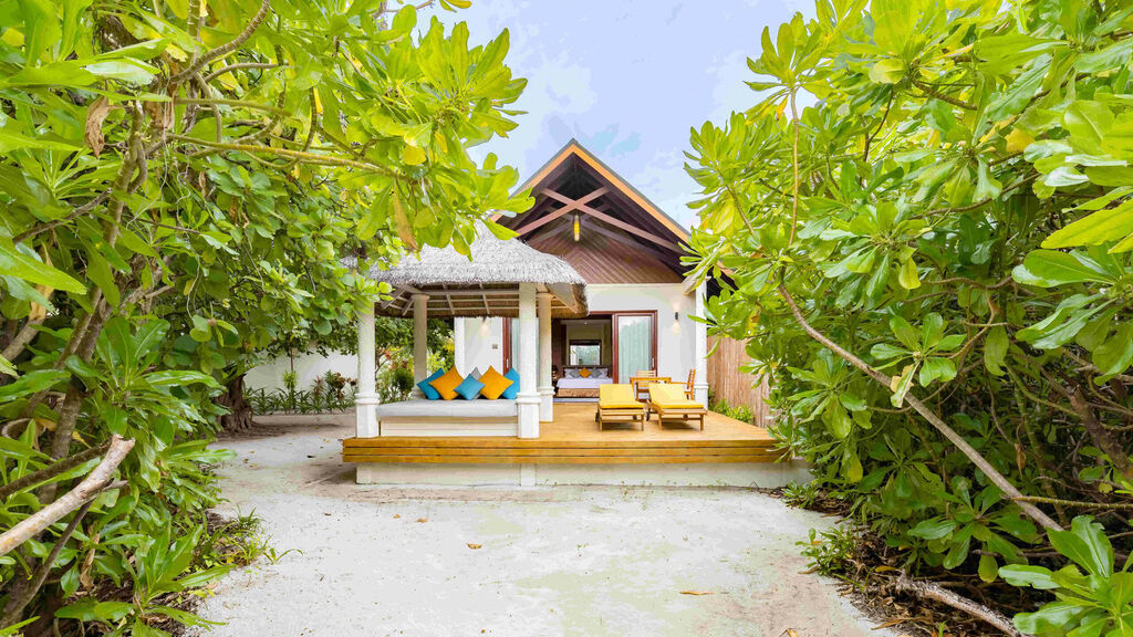 Furaveri Island Resort & Spa