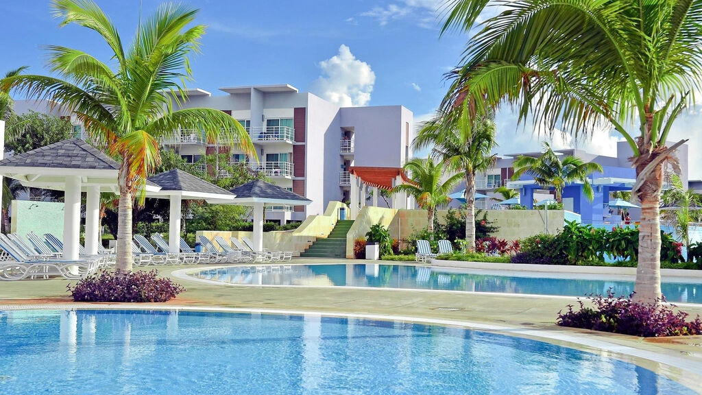 Grand Aston Cayo Las Brujas Beach Resort & Spa