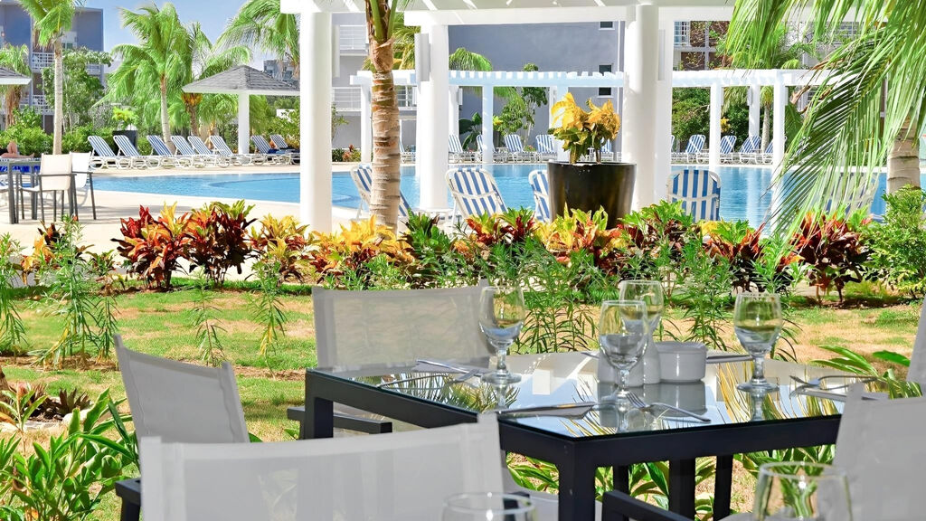 Grand Aston Cayo Las Brujas Beach Resort & Spa