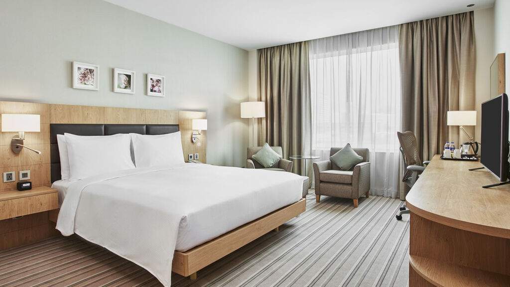 Hilton Garden Inn Dubai, Mall Avenue