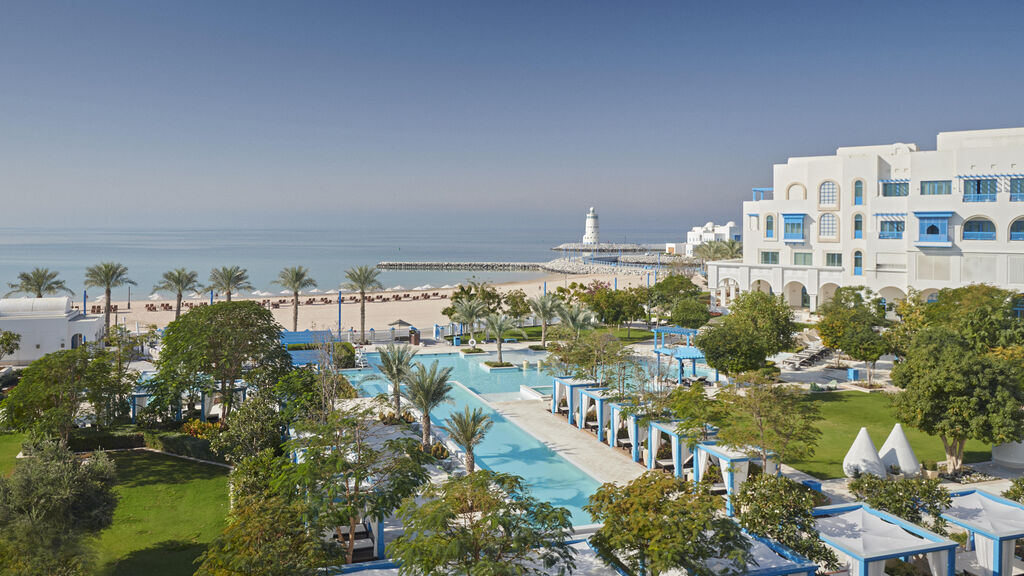 Hilton Salwa Beach Resort & Villas