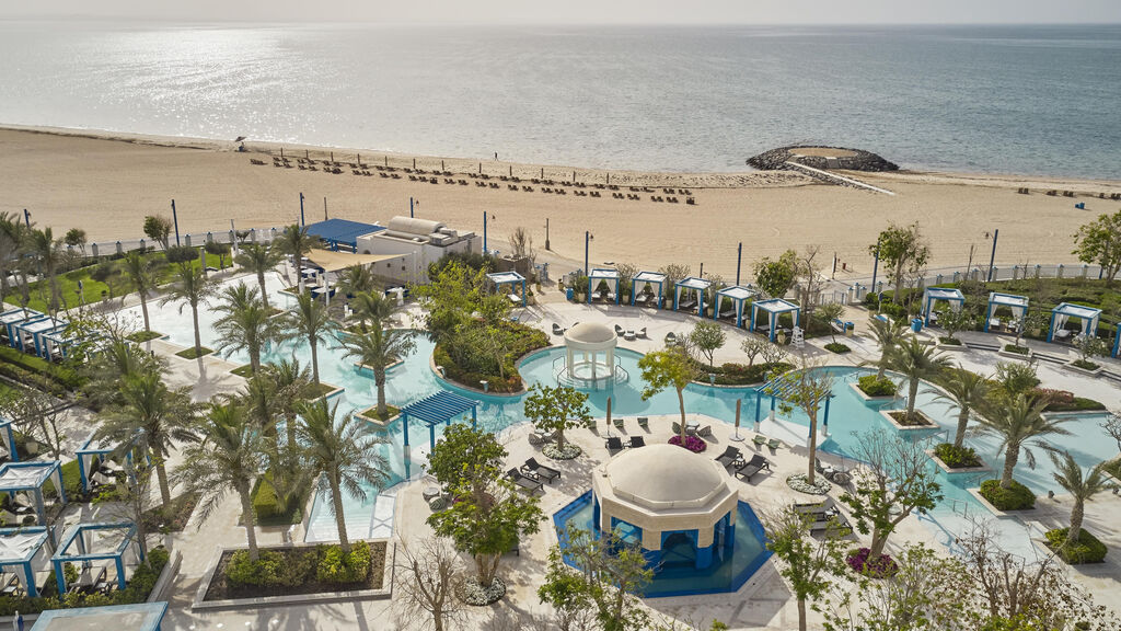 Hilton Salwa Beach Resort & Villas