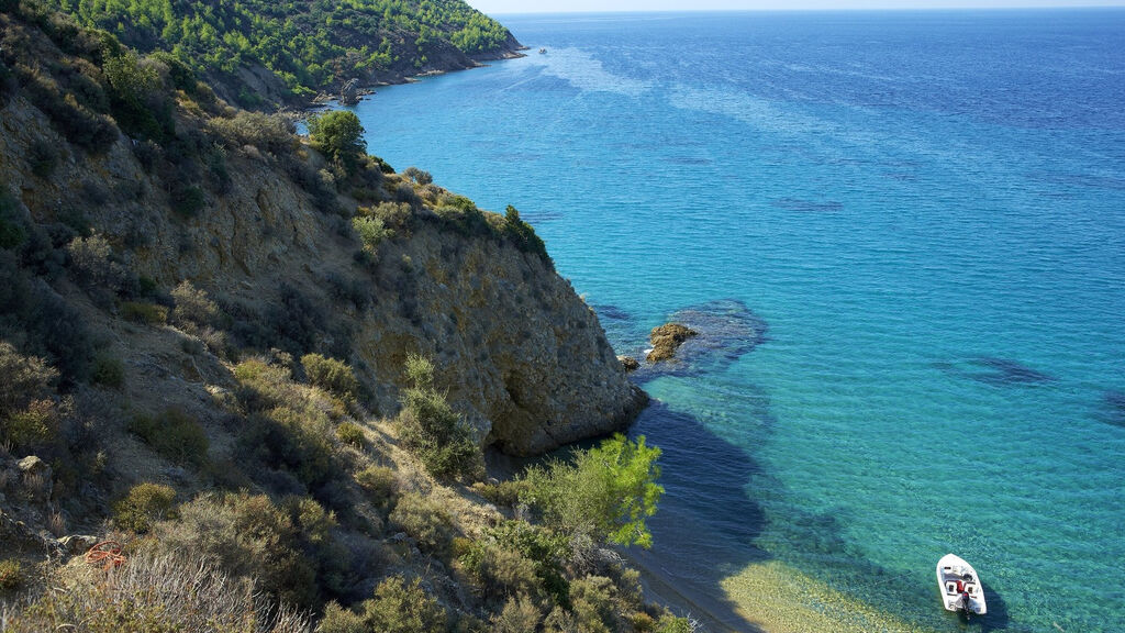 Kamari Beach