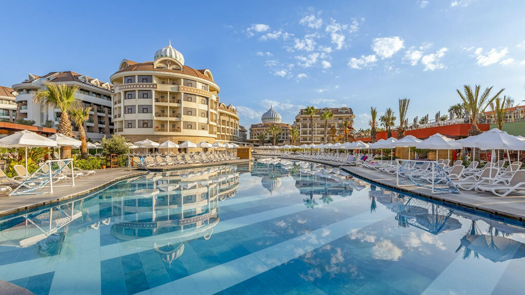 Kirman Belazur Resort & Spa