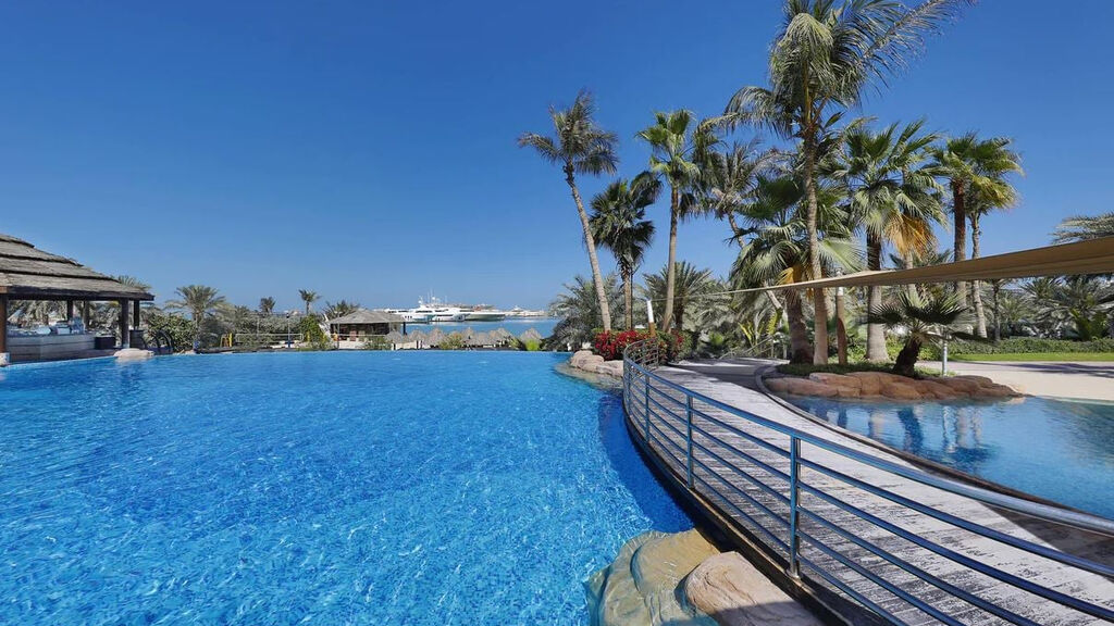 Le Meridien Mina Seyahi Beach Resort & Marina