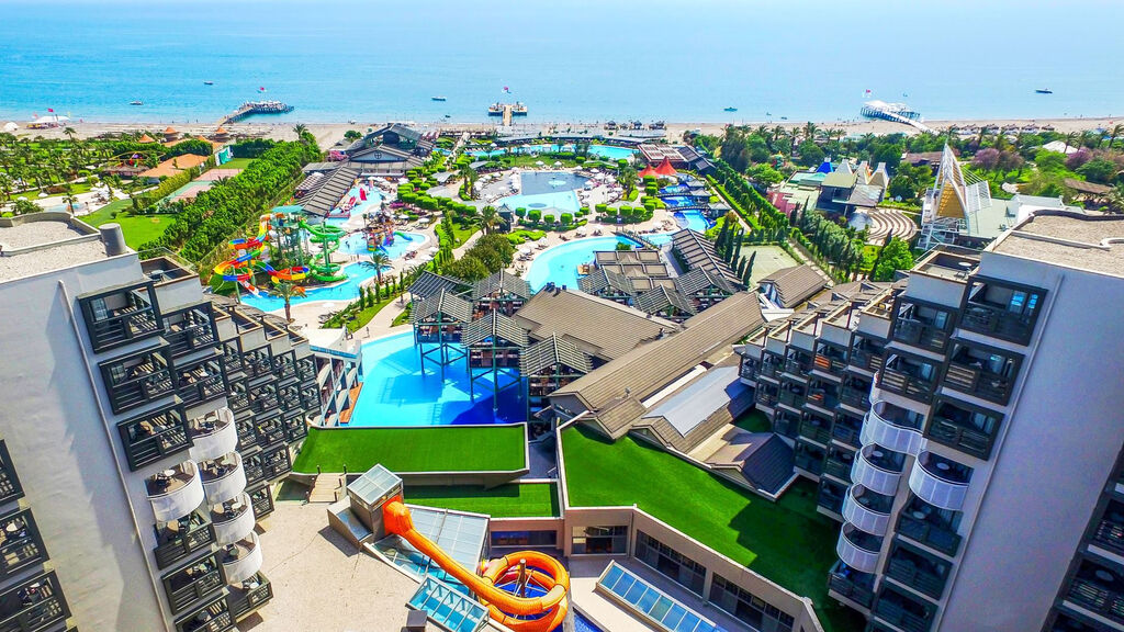 Limak Lara De Luxe Hotel & Resort