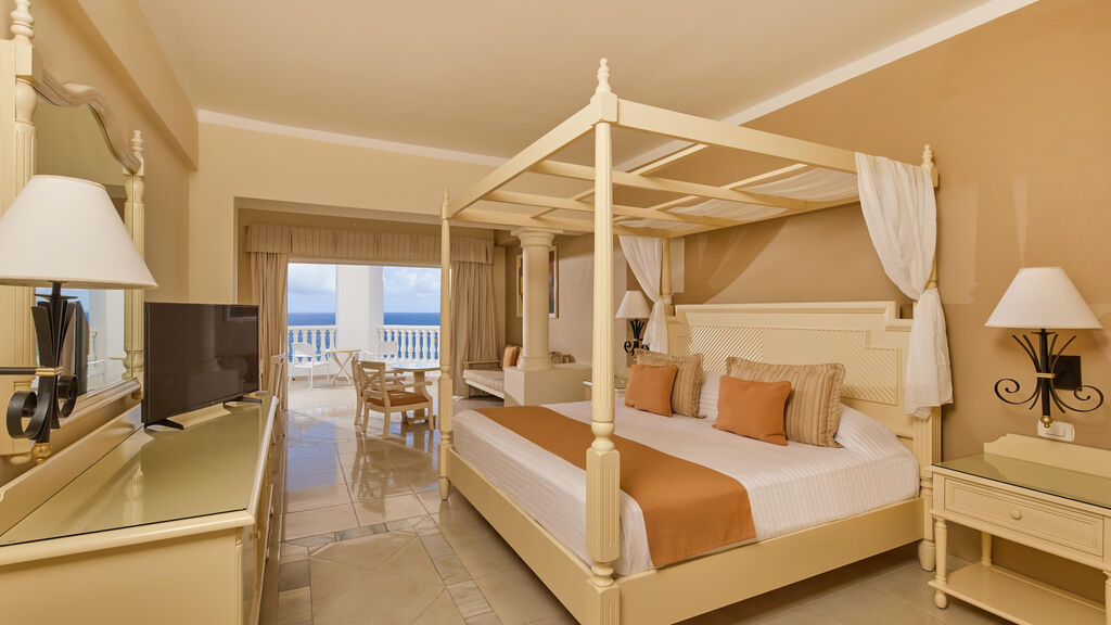 Bahia Principe Luxury Runaway Bay