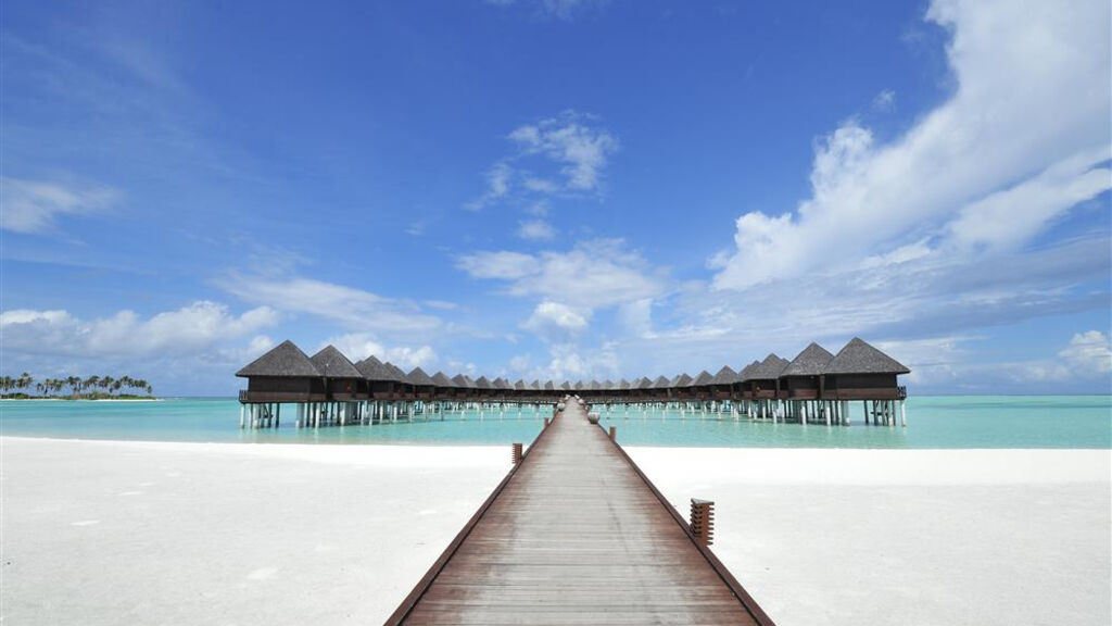 Olhuveli Beach & Spa Resort