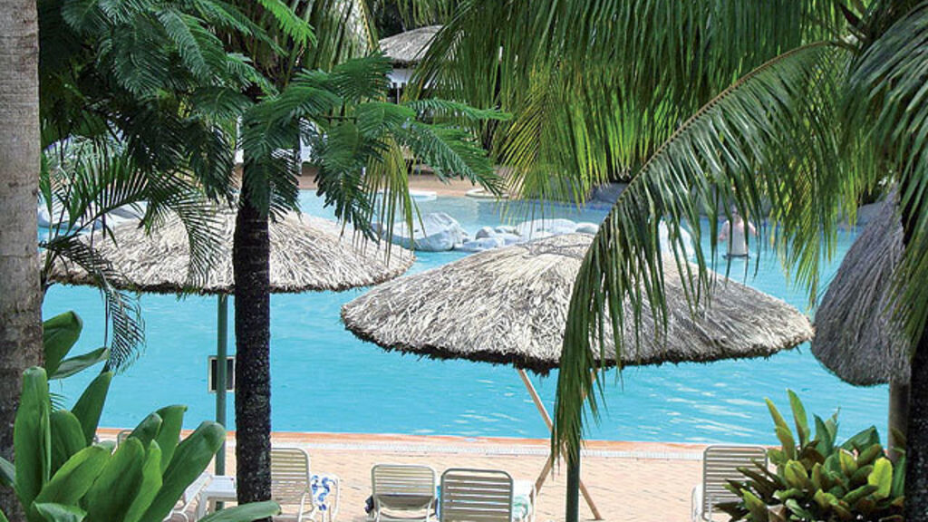 Outrigger On The Lagoon Fiji