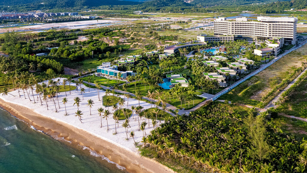 Pullman Phu Quoc Beach Resort