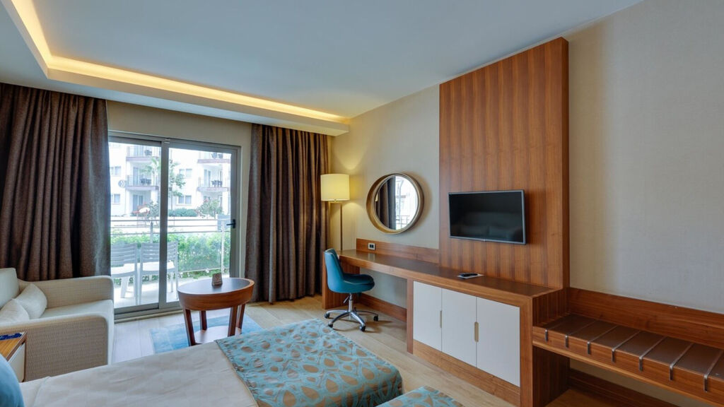 Ramada Hotel & Suites by Wyndham Kusadasi