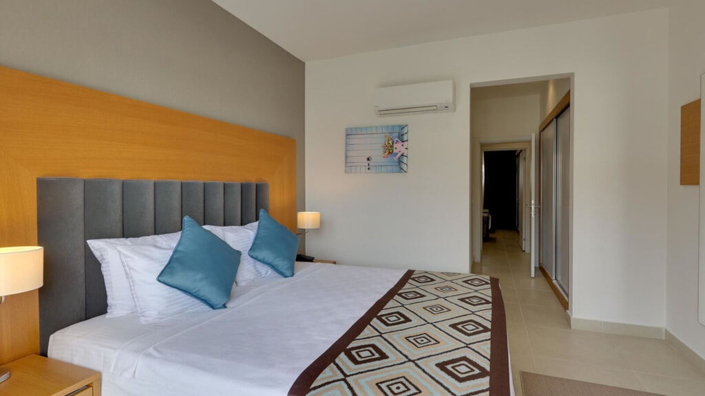 Ramada Hotel & Suites by Wyndham Kusadasi