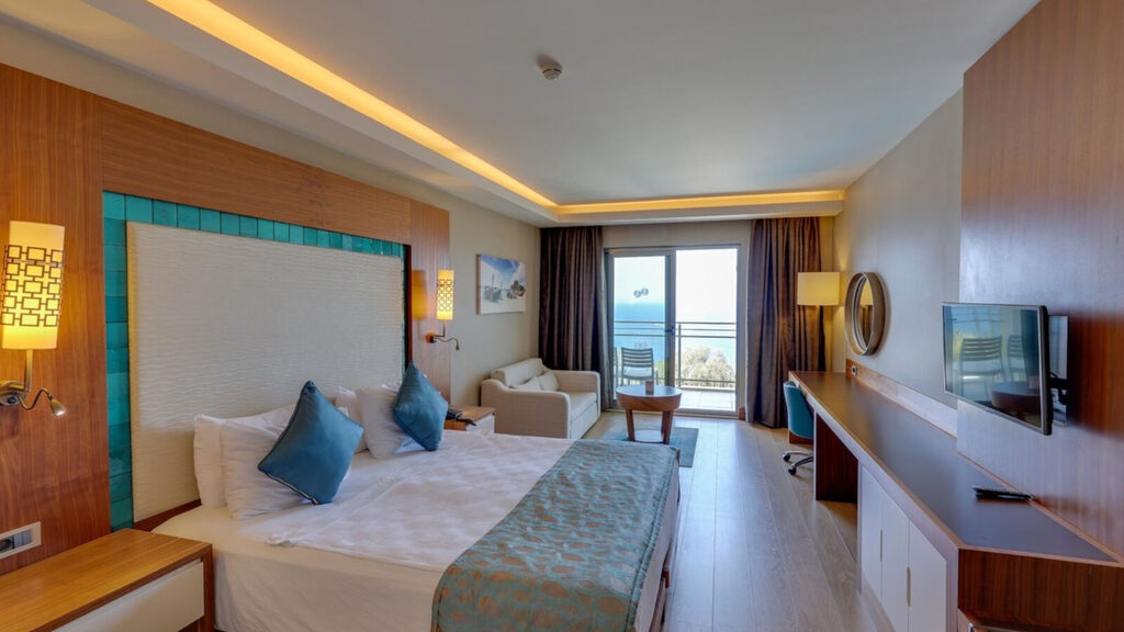 Ramada Hotel & Suites by Wyndham Kusadasi