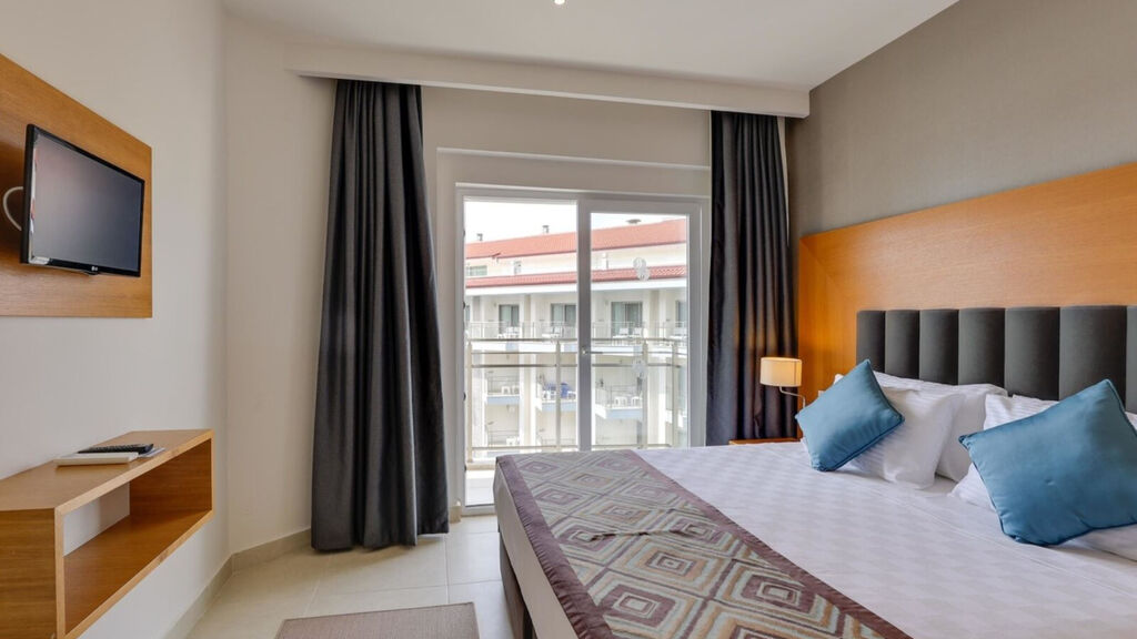 Ramada Hotel & Suites by Wyndham Kusadasi