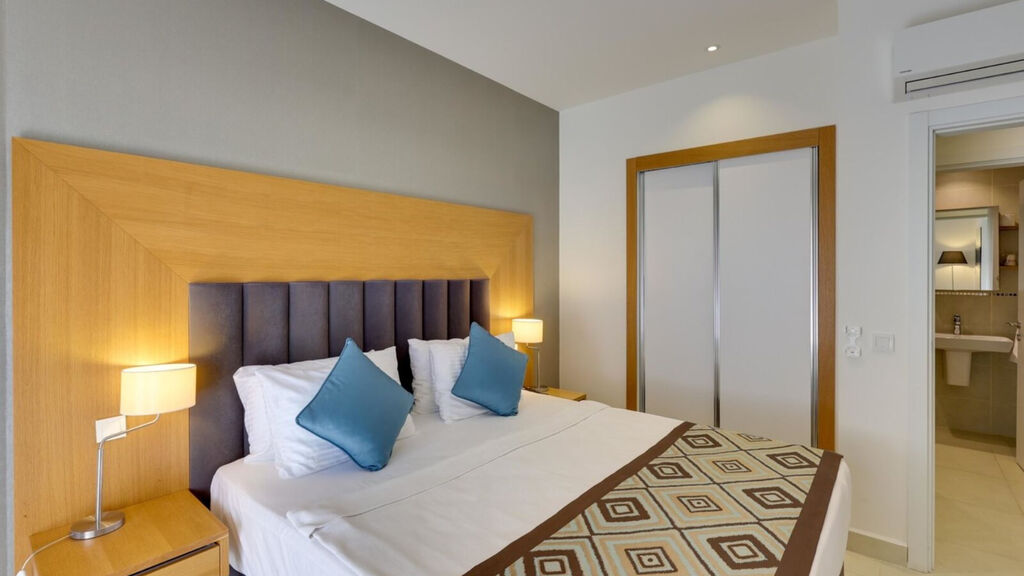 Ramada Hotel & Suites by Wyndham Kusadasi