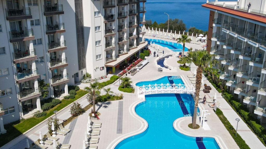 Ramada Hotel & Suites by Wyndham Kusadasi