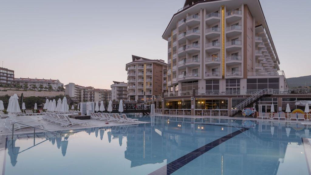 Ramada Resort By Wyndham Kusadasi & Golf