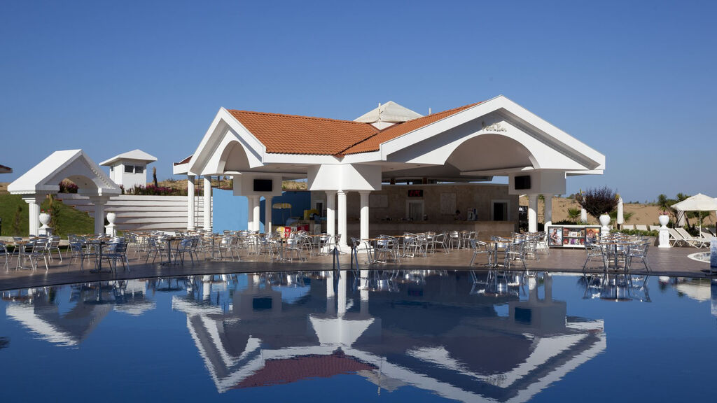 Roma Beach Resort & Spa