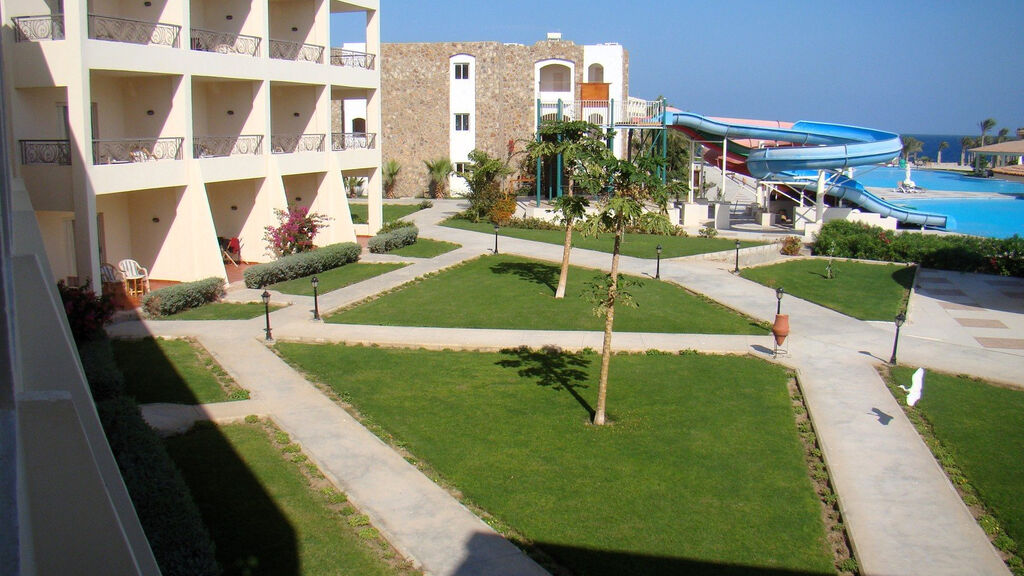 Royal Brayka Beach Resort