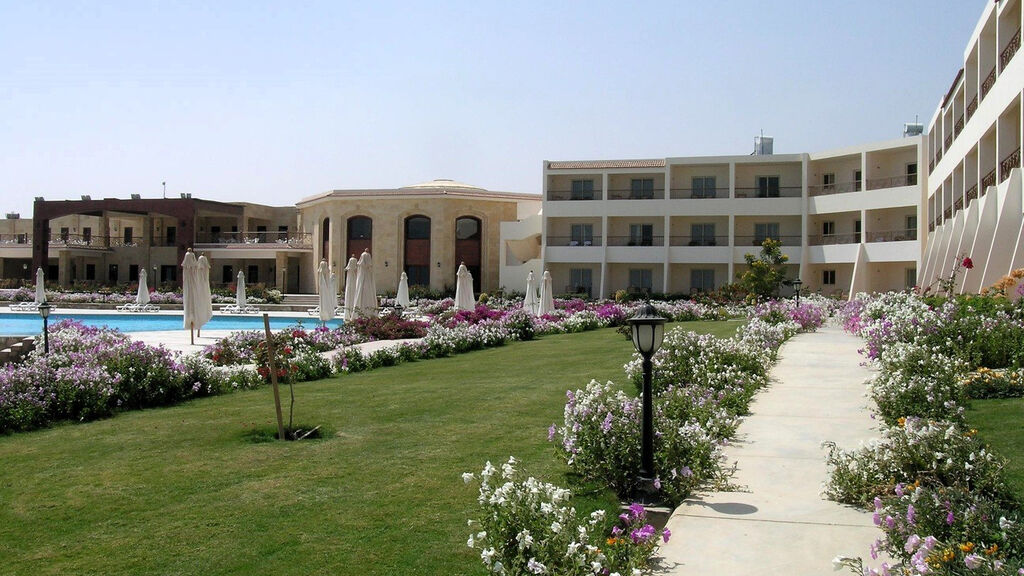 Royal Brayka Beach Resort