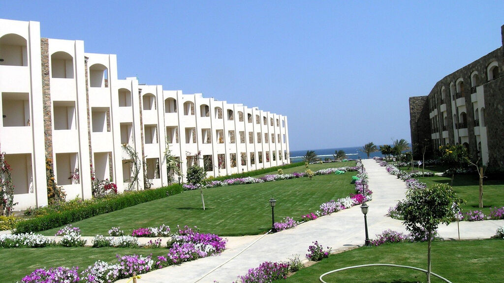 Royal Brayka Beach Resort