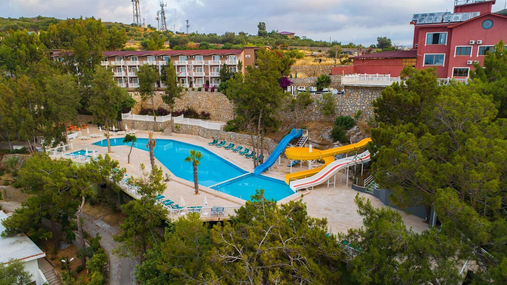 Senza Garden Holiday Club