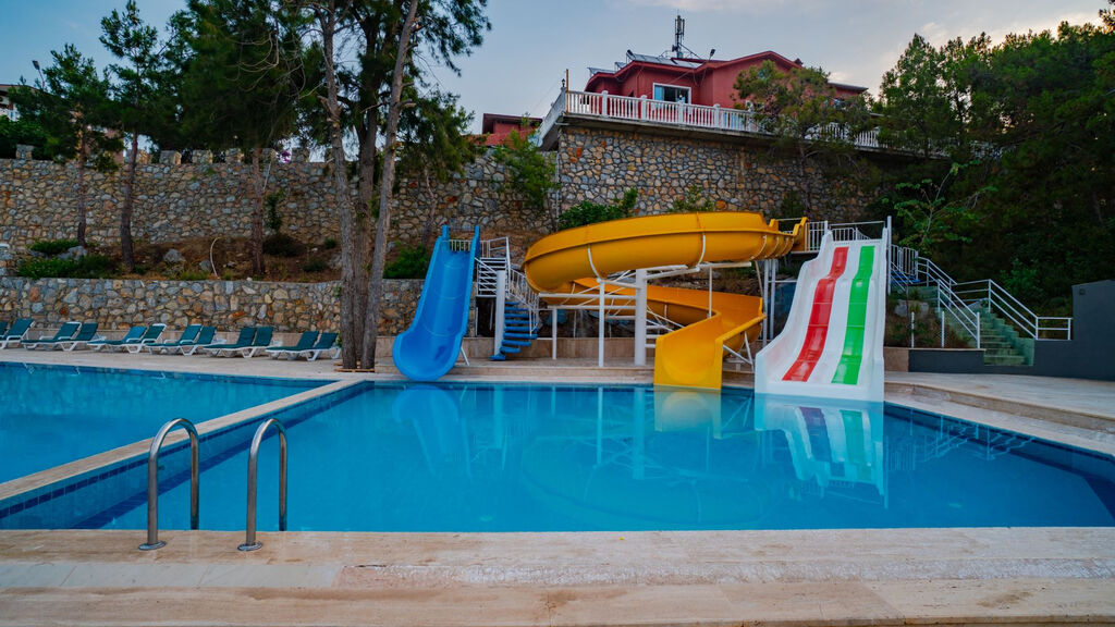 Senza Garden Holiday Club