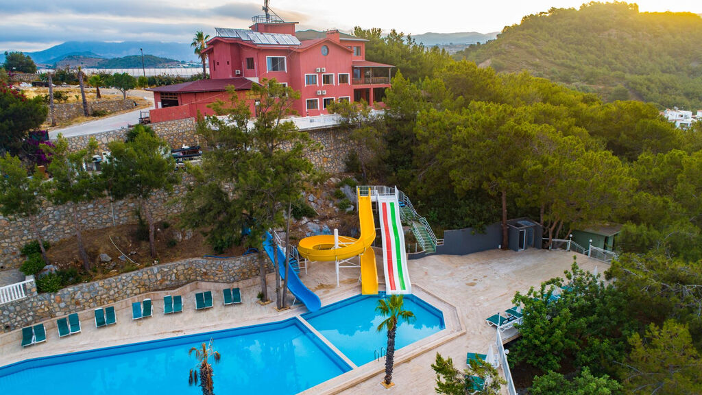 Senza Garden Holiday Club