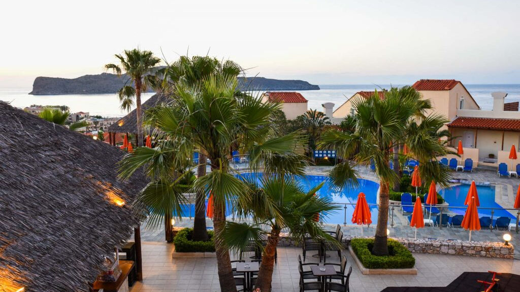 Theo Hotel Agia Marina