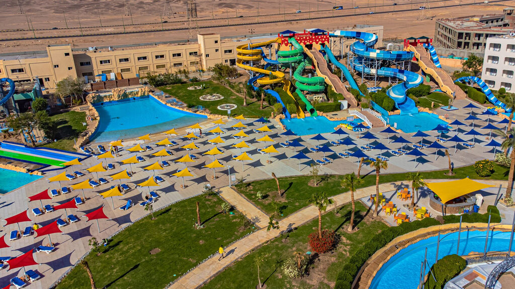 Titanic Resort & Aqua Park