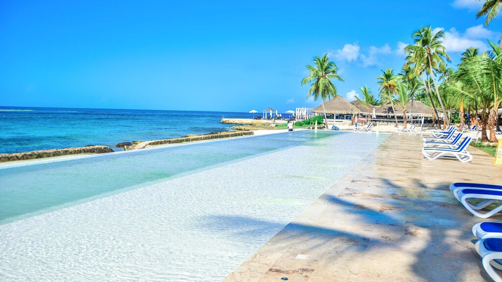 Viva Wyndham Dominicus Beach