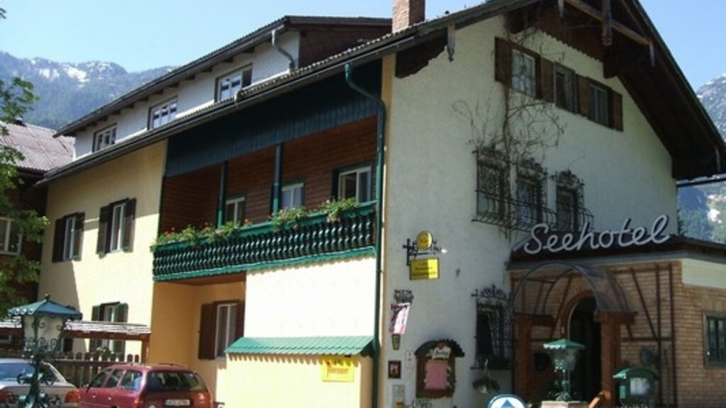 Seehotel s bazénem