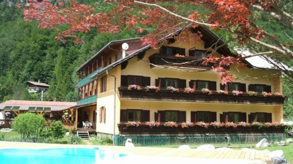 Seehotel s bazénem